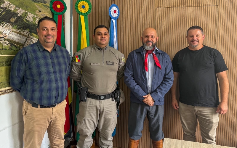 Prefeitura agradece ao Sargento Costa pelos serviços prestados a Barra do Ribeiro após transferência
